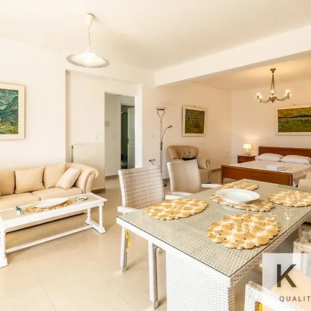Sunbathing And Relaxing Under The View! Apartamento